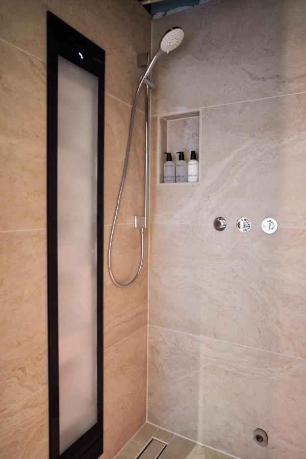 הארדרוייק Nomad Water Lodge מראה חיצוני תמונה